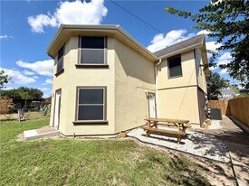 404 N 16th St in McAllen, TX - Building Photo