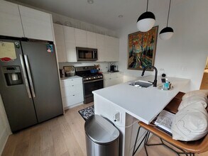 1656 W Summerdale Ave, Unit 3E in Chicago, IL - Building Photo - Building Photo