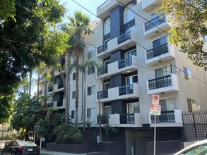 Casa El Cerrito in Los Angeles, CA - Building Photo - Building Photo