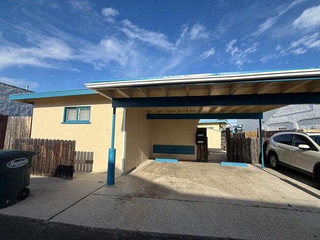 1033 Bath Ln in Ventura, CA - Building Photo - Building Photo