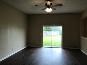 2752 Wood Stork Trl in Orange Park, FL - Foto de edificio - Building Photo