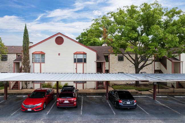 The Paddock Condominiums in Austin, TX - Foto de edificio - Building Photo