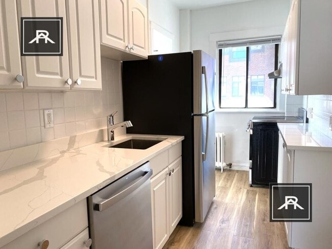 property at 232 Walnut St