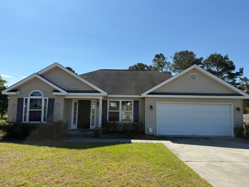 606 Hampstead Ave in Statesboro, GA - Building Photo