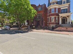 7 E Franklin St in Richmond, VA - Foto de edificio - Building Photo