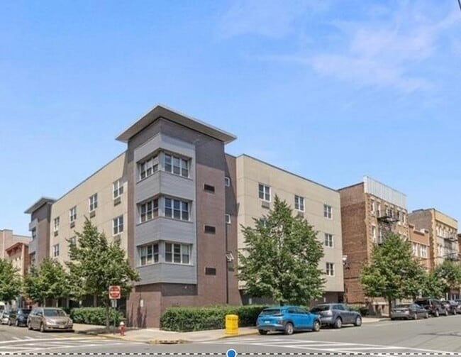 property at 5501 Hudson Ave