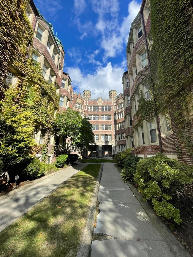 10 Dana St, Unit 14 in Cambridge, MA - Building Photo - Building Photo