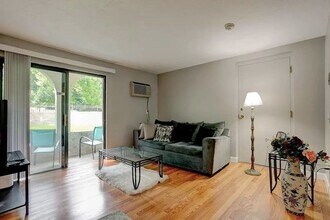 120 Fellsview Terrace in Stoneham, MA - Building Photo - Building Photo