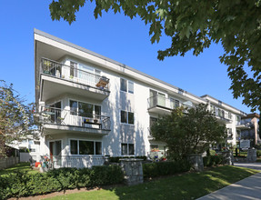 Zenith Apartments in Vancouver, BC - Building Photo - Building Photo