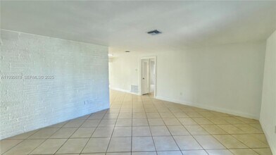 6504 Arbor Dr in Miramar, FL - Building Photo - Building Photo