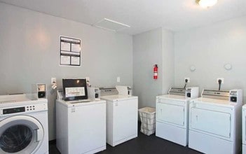 Longhill Grove in Williamsburg, VA - Building Photo - Building Photo