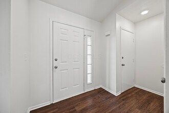 6948 Kinston Dr in Canal Winchester, OH - Building Photo - Building Photo