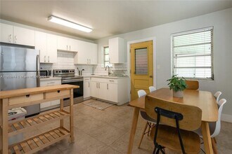 320 NE 55th Terrace in Miami, FL - Building Photo - Building Photo