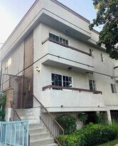 305 E Valencia Ave, Unit B in Burbank, CA - Building Photo