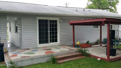 1006 Onsville Dr in Jacksonville, NC - Building Photo - Building Photo