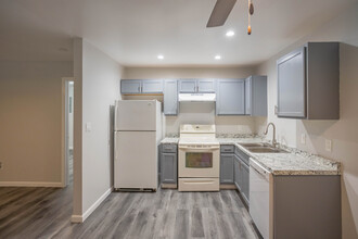 Hollybrook Apartments in Lawton, OK - Building Photo - Interior Photo