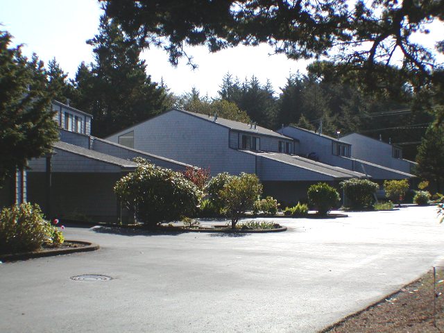 Kelok Townhomes in Lincoln City, OR - Building Photo - Building Photo