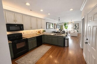 6843 Village Lake Cir in Chattanooga, TN - Building Photo - Building Photo