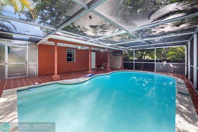 2218 Wilson St in Hollywood, FL - Building Photo - Building Photo