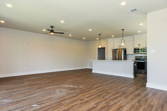 305 Cooner St in College Station, TX - Building Photo - Building Photo