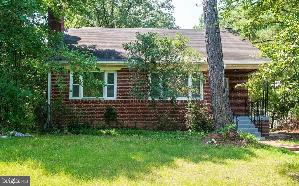 6007 Bradley Ln in Clinton, MD - Building Photo
