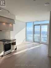 448 Burnhamthorpe Rd W in Mississauga, ON - Building Photo - Building Photo