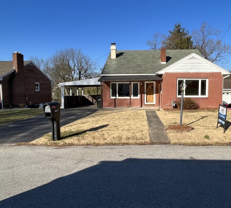 2235 Middle St in York, PA - Building Photo