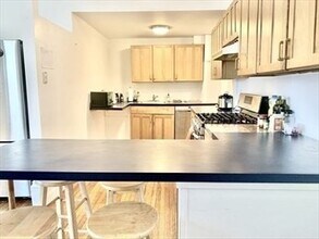 23 Monmouth St in Somerville, MA - Building Photo - Building Photo