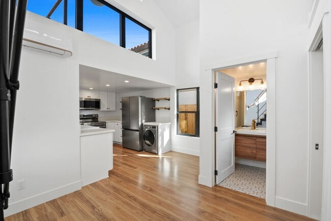 1105 Stanford Ave in Redondo Beach, CA - Building Photo - Building Photo