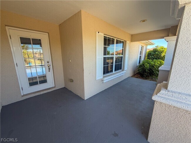 526 NW 1st Ln in Cape Coral, FL - Building Photo - Building Photo