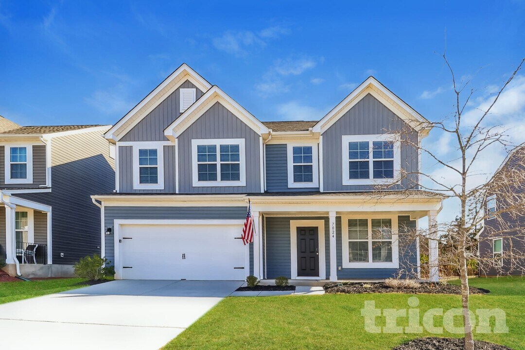 7024 Wheyfield Dr in Charlotte, NC - Building Photo
