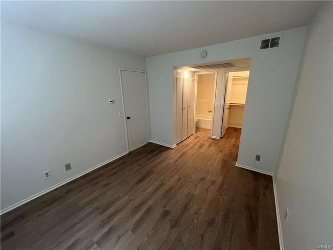 23341 La Crescenta in Mission Viejo, CA - Building Photo - Building Photo