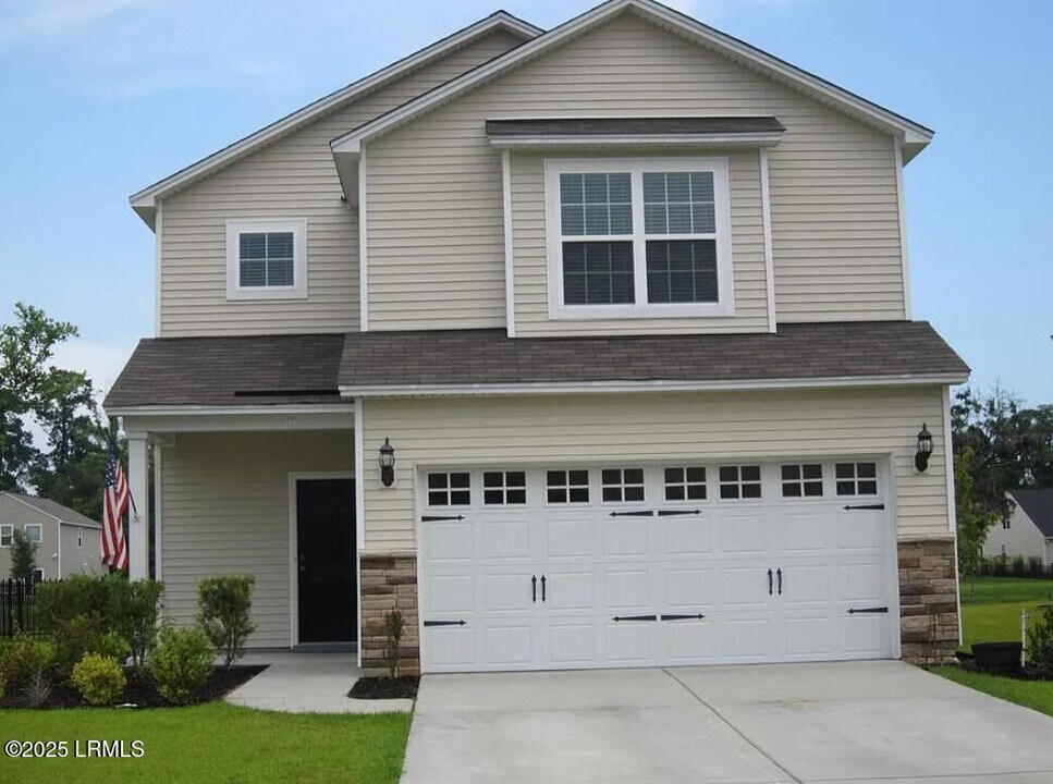 11 Seneca Wy in Beaufort, SC - Building Photo