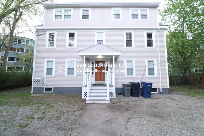 429 Franklin St, Unit 1R in Cambridge, MA - Building Photo - Building Photo