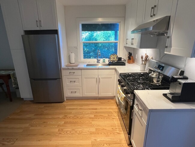 370 Richardson Way, Unit Mill Valley in-law unit in Mill Valley, CA - Building Photo - Building Photo