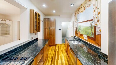 5138 Nebraska Ave NW in Washington, DC - Foto de edificio - Building Photo