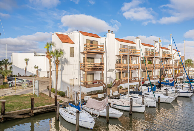 Peninsula Condominiums in New Orleans, LA - Building Photo - Building Photo