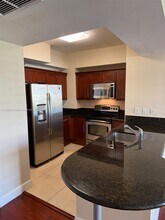 7275 SW 89th St in Miami, FL - Building Photo - Building Photo
