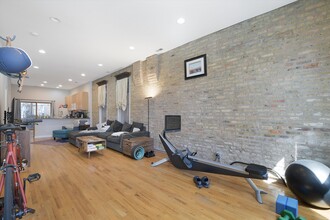 2016 W Wabansia Ave, Unit # 01F in Chicago, IL - Building Photo - Building Photo