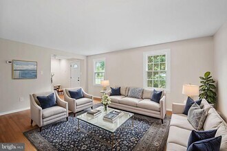 6361 Woodland Ridge Ct in Centreville, VA - Building Photo - Building Photo