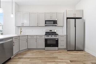 25 Lembeck Ave in Jersey City, NJ - Building Photo