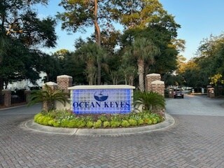 601 N Hillside Dr in North Myrtle Beach, SC - Building Photo