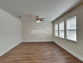 205 Crestrun Loop in Leesburg, FL - Building Photo - Building Photo