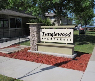 Tanglewood Apartments in Lemoore, CA - Building Photo