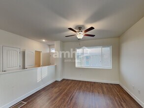 4303 Crestone Peak St in Brighton, CO - Foto de edificio - Building Photo