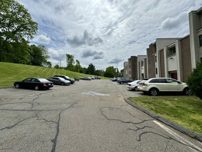 249 Burgundy Hill Ln in Middletown, CT - Building Photo - Building Photo