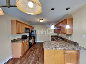 304 Sarava Ln in Smyrna, TN - Foto de edificio - Building Photo
