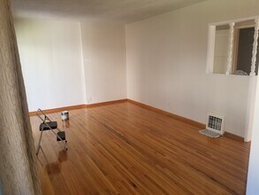 729 E Providencia Ave, Unit #B in Burbank, CA - Building Photo - Building Photo