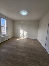 9-08 150th St in Queens, NY - Foto de edificio - Building Photo