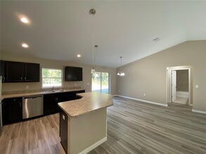 5860 SW 197th Terrace in Dunnellon, FL - Building Photo - Building Photo